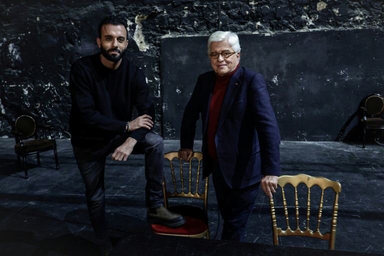 Le nouveau propriétaire Mickael Chetrit (g) et le décorateur Jacques Garcia chargé de la rénovation du Palace, le 4 décembre 2025 à Paris