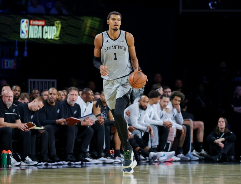 Victor Wembanyama lors du match NBA des San Antonio Spurs contre l'Oklahoma City Thunder, le 13 décembre 2025 à Las Vegas