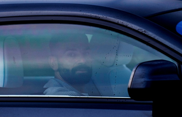 Mohamed Salah à son arrivée au centre d'entraînement de Liverpool le 9 décembre 2025 alors que le reste de l'équipe était déjà en Italie pour le match de Ligue des champions contre l'Inter Milan