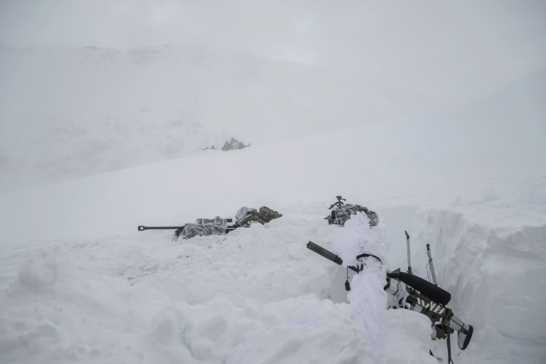 Des chasseurs alpins participent à un exercice par temps froid dans les montagnes autour de Sainte-Foy-Tarentaise, le 28 janvier 2026 en Savoie