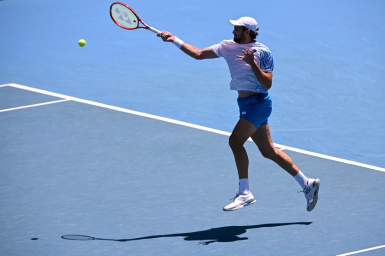 Le Monégasque Valentin Vacherot lors de son match du deuxième tour contre l'Australien Rinky Hijikata lors de l'édition 2026 de l'Open d'Australie, à Melbourne, le 22 janvier 2026