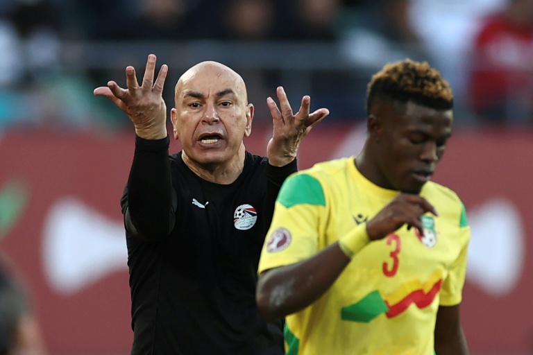 Le sélectionneur égyptien Hossam Hassan lors du match de l'Egypte face au Bénin à Agadir en match de poules lors de la CAN-2026 le 5 janvier 2026.