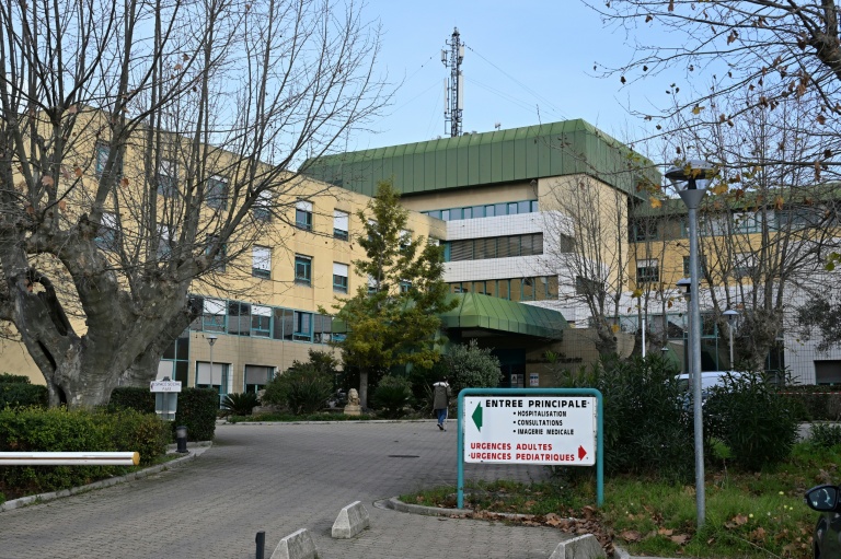L'entrée principale de l'hôpital d'Hyères, le 5 janvier 2026