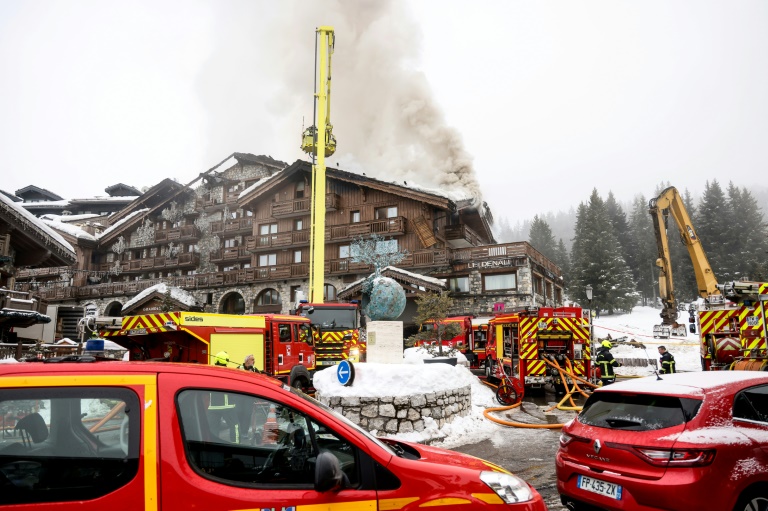 Des établissements touristiques touchés par un incendie, à Courchevel, le 28 janvier 2026