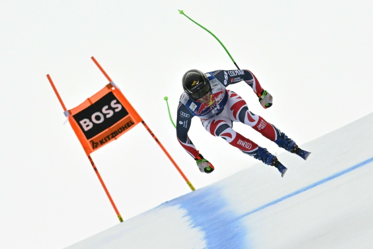 Le Français Nils Allègre signant la cinquième place dans la descente de la manche de Coupe du Monde de Kitzbühel (Autriche), le 24 janvier 2026