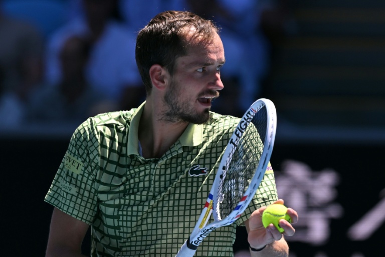 Le Russe Daniil Medvedev, triple finaliste de l'Open d'Australie, retrouve dimanche l'Américain Learner Tien en 1/8 de finale du tournoi.