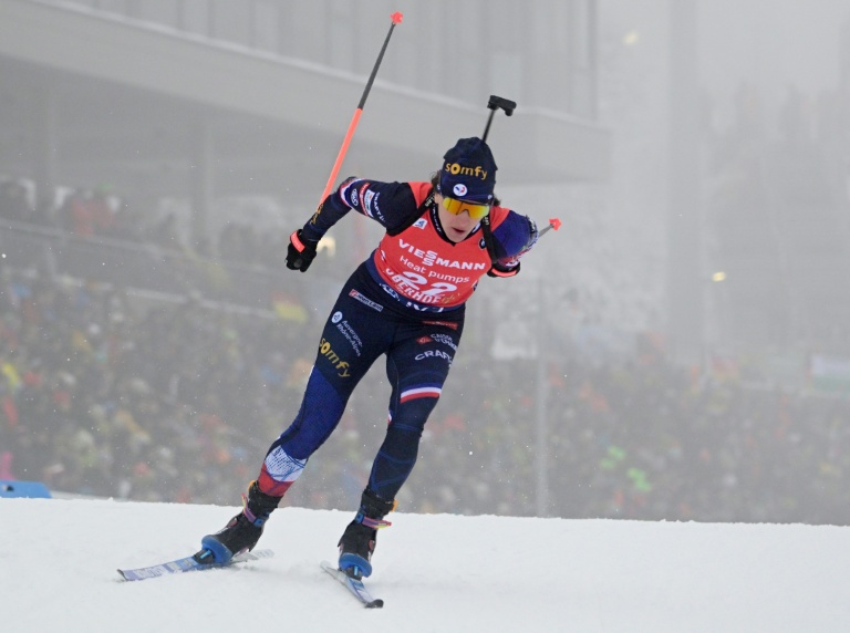 La Française Julia Simon a pris la troisième place du sprint d'Oberhof (Allemagne) comptant pour la Coupe du monde de biathlon le 8 janvier 2026