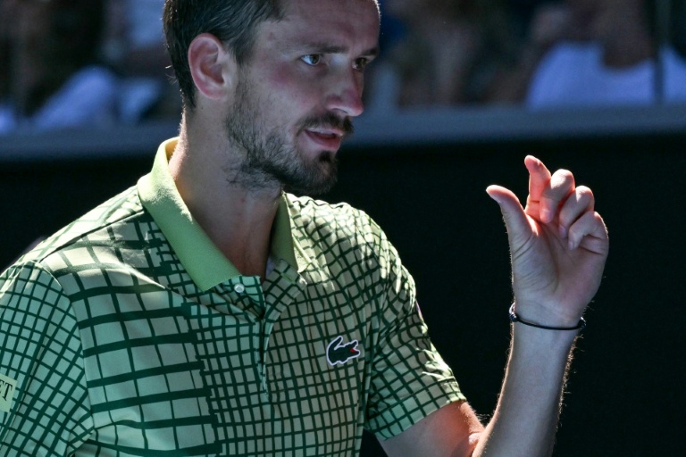 Le Russe Daniil Medvedev face au Hongrois Fabian Marozsan au troisième tour de l'Open d'Australie le 23 janvier 2026 à Melbourne