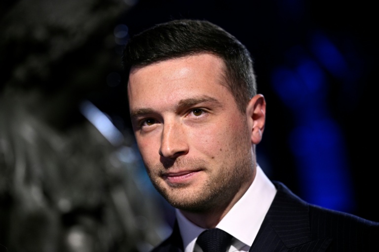 Le président du Rassemblement national (RN), Jordan Bardella, participe à un événement au Grand Palais à Paris, le 13 janvier 2026