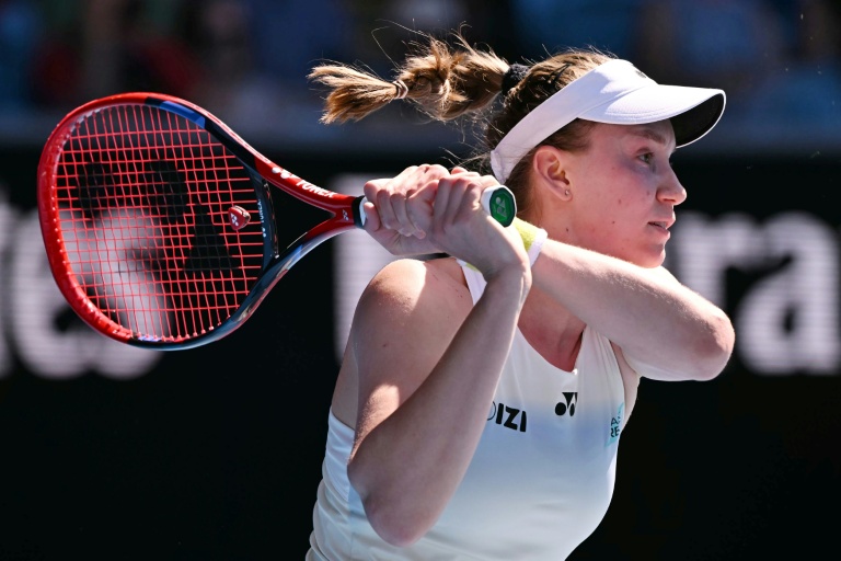 La Kazakhe Elena Rybakina face à la Slovène Kaja Juvan au premier tour de l'Open d'Australie le 20 janvier 2026 à Melbourne