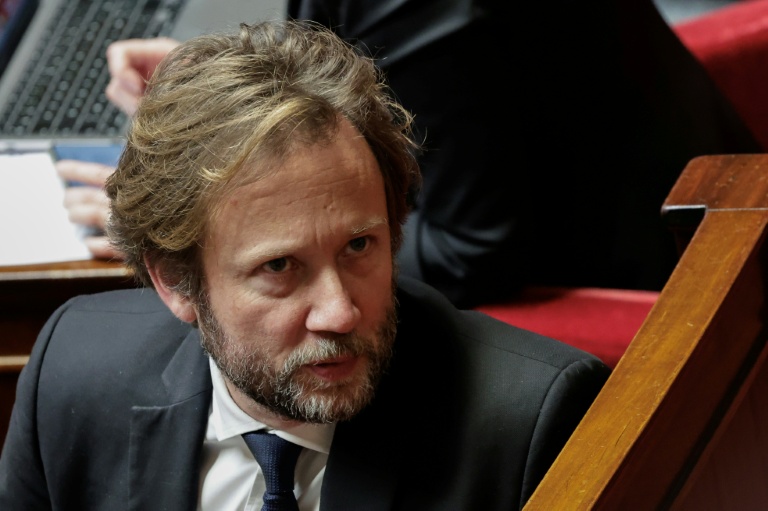 Le président du groupe parlementaire Socialistes et apparentés, Boris Vallaud, assiste à une séance de questions au gouvernement à l'Assemblée nationale, à Paris, le 20 janvier 2026