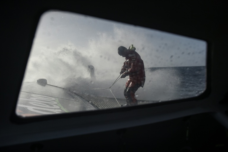 Thomas Coville sur Sodebo Ultim, lors d'un entraînement au large de Lorient en septembre 2022