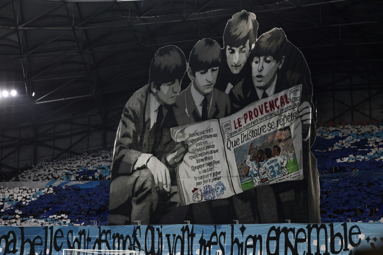 Clin d'oeil aux Beatles sur un tifo des supporters de l'OM, avant le match contre Liverpool en Ligue des champions, le 21 janvier 2026 au Vélodrome