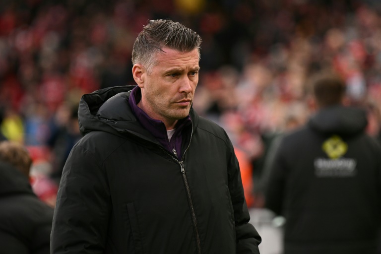 L'entraîneur gallois Rob Edwards, ici lors du déplacement à Liverpool le 27 décembre 2025, attendait sa première victoire avec Wolverhampton