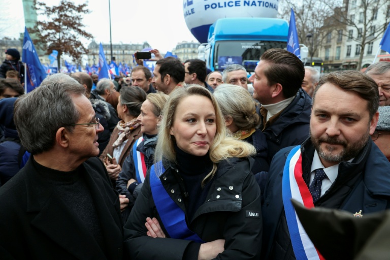 L'eurodéputée d'extrême droite Marion Maréchal lors d'une manifestation de soutien à la police nationale à l'appel du syndicat policier Alliance, qui dénonce un manque de moyens, le 31 janvier 2026 à Paris
