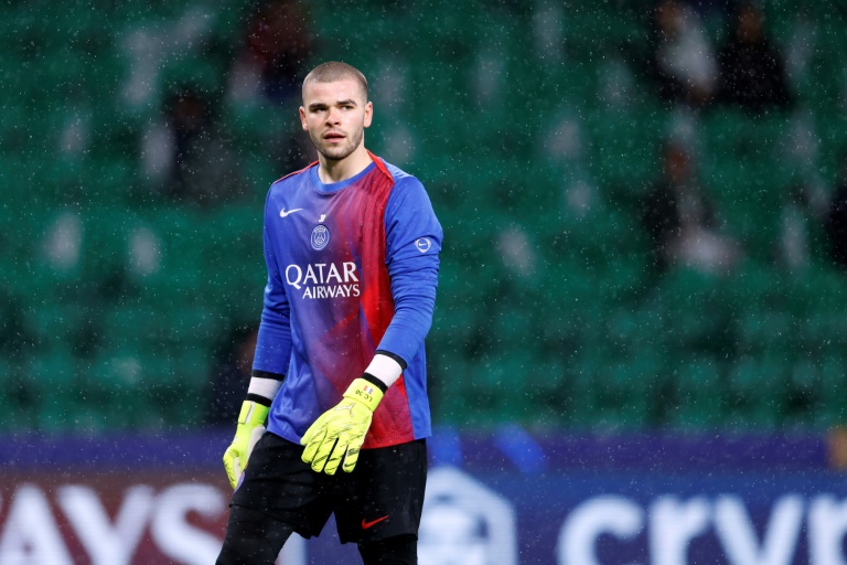Le gardien du Paris Saint-Germain, Lucas Chevalier, à l'entraînement avant le match de Ligue des champions face au Sporting de Lisbonne au stade Jose Alvalade le 20 janvier 2026.