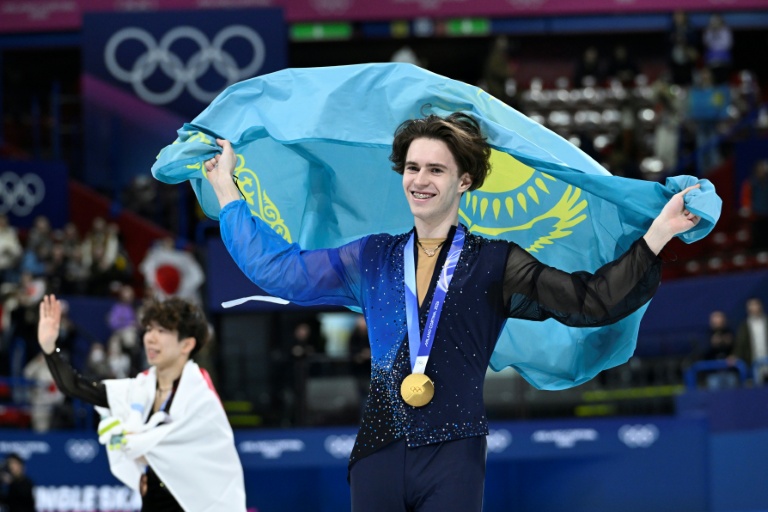 Le Kazakhstanais Mikhail Shaidorov a remporté à la surprise générale l'or olympique en patinage artistique vendredi à Milan, après les programmes ratés de ses principaux concurrents