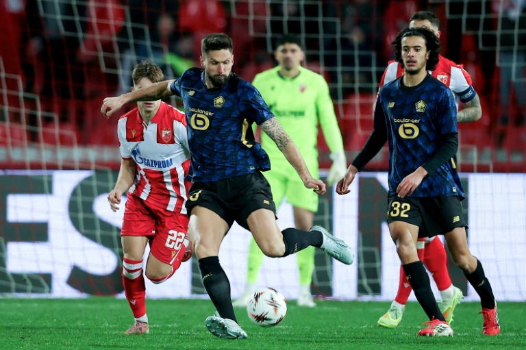 Olivier Giroud (C) auteur du premier but lillois lors de la victoire 2-0 après prolongations contre l'Etoile rouge en barrage retour de Ligue Europa, le 26 février 2026 à Belgrade
