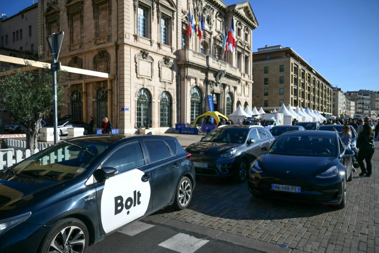 Rassemblement de chauffeurs de VTC à Marseille pour rendre hommage à l'un d'eux tué par un adolescent sur fond de marcotrafic, le 11 octobre 2024