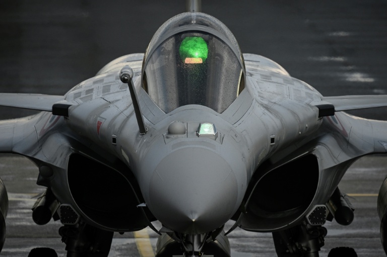 Un avion de combat Rafale stationne sur la base aérienne 120 de Cazaux, dans le sud-ouest de la France le 29 janvier 2026
