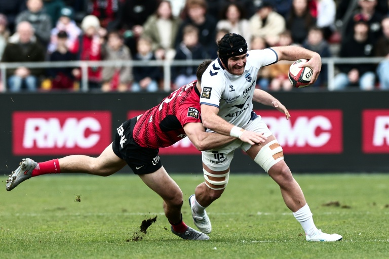 Lenni Nouchi (d) lors du match de Top 14 de Montpellier contre Toulon, le 25 janvier 2026 à Toulon