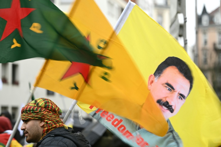 Manifestation pour demander la libération du fondateur du Parti des travailleurs du Kurdistan (PKK) Abdullah Öcalan, emprisonné depuis 1999 en Turquie, le 14 février 2026 à Strasbourg