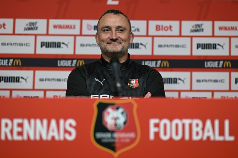 Franck Haise, le tout nouvel entraîneur de Rennes, s'exprime devant la presse au Roazhon Park, le 18 février 2026