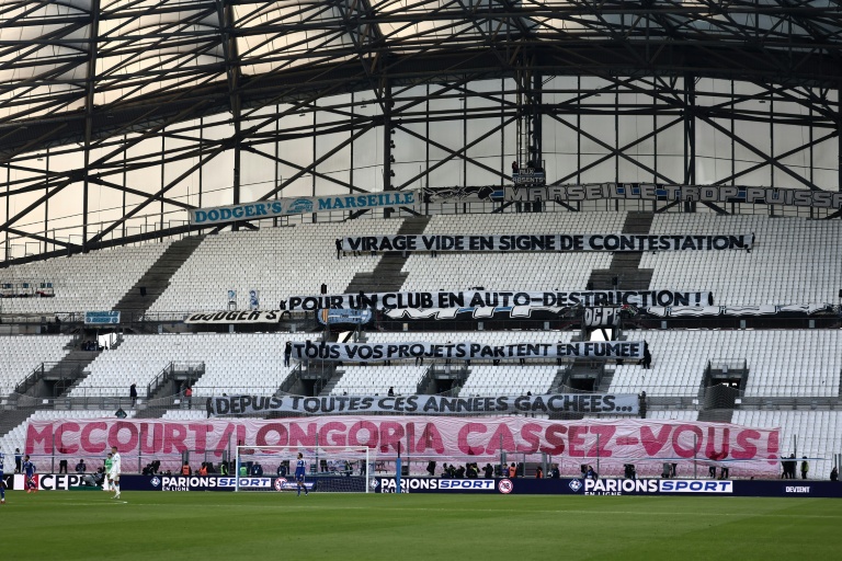 Les banderoles déployées par les supporters marseillais, au Stade Vélodrome, à Marseille, le 14 février 2026