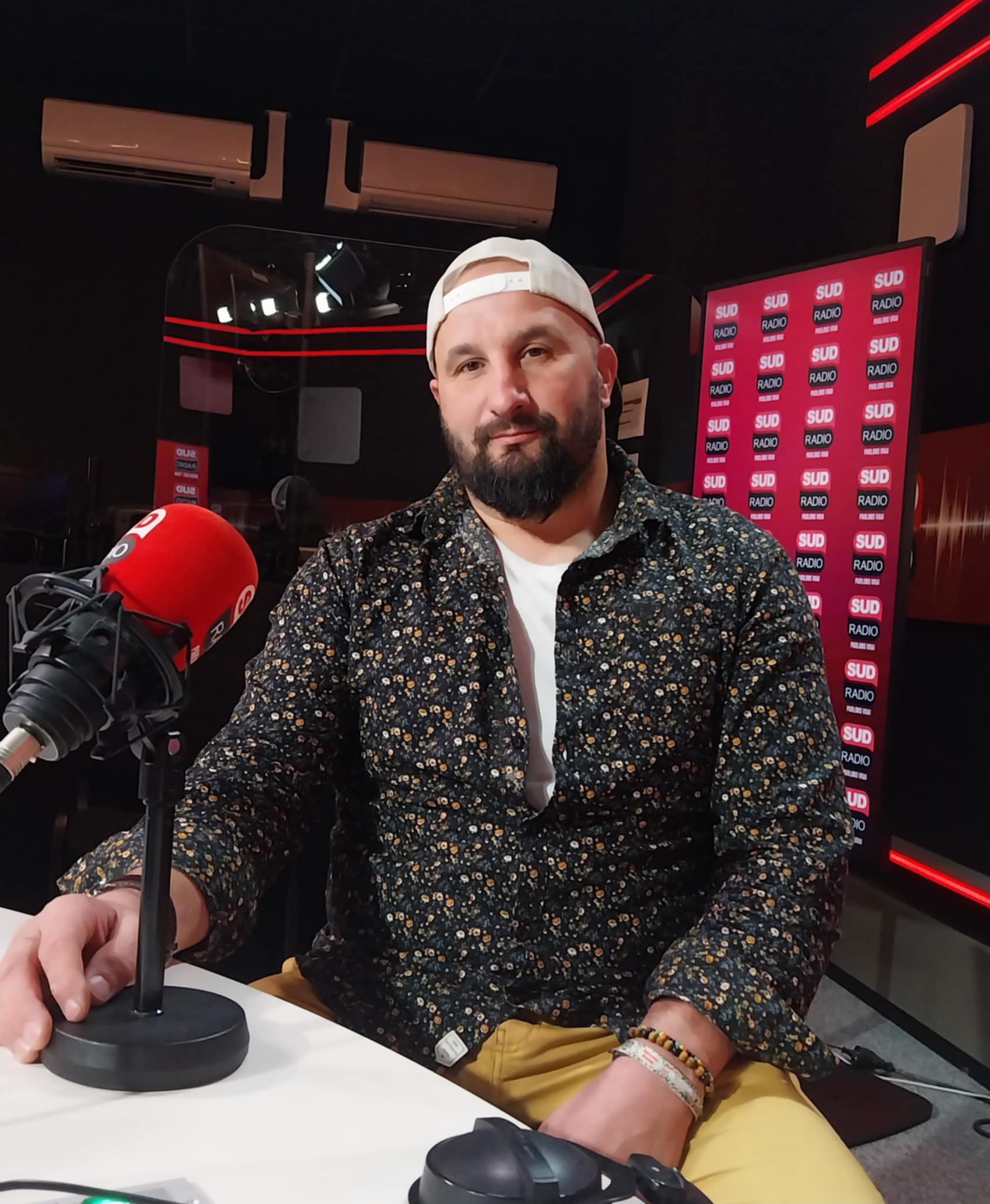 L'agriculture française est en danger. Jérôme Bayle, éleveur de bovins à Montesquieu-Volvestre (Haute-Garonne) était l'invité de Périco Légasse en direct du Salon de l'agriculture pour évoquer la situation agricole actuelle