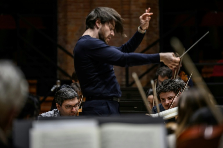 Des musiciens de l'orchestre de Toulouse lors d'une répétition à laquelle assistent des patients psychiatriques à Toulouse, le 10 février 2026