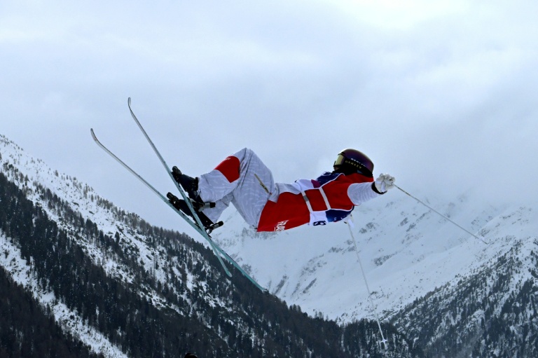Le skieur français Benjamin Cavet lors des qualifications de ski freestyle aux JO d'hiver 2026 à Livigno, le 10 février 2026