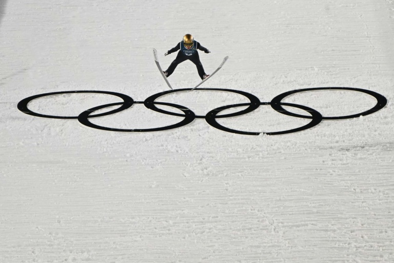 Le voltigeur français Valentin Foubert à l'entrainement lors des Jeux olympiques de Milan Cortina, à Predazzo, en Italie, le 8 février 2026