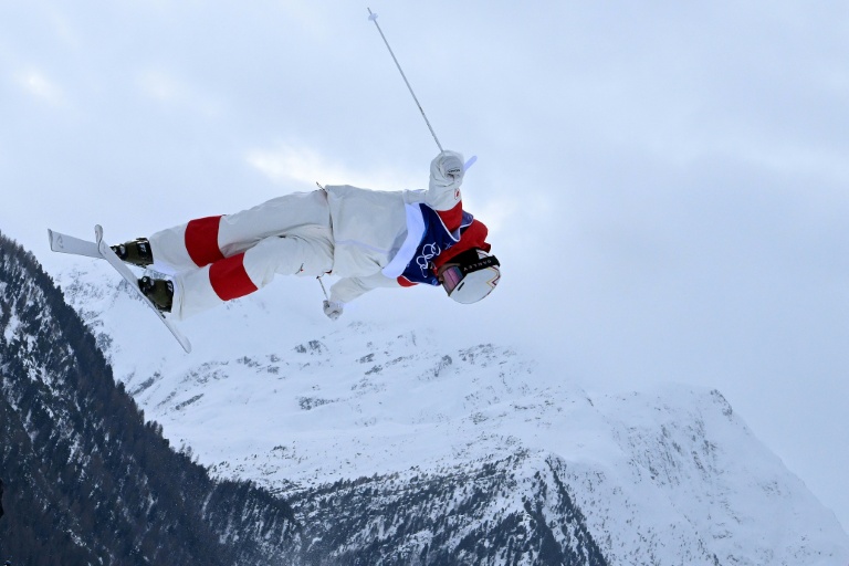 Le skieur canadien Mikaël Kingsbury lors des qualifications de ski freestyle aux JO d'hiver 2026, à Livigno, le 10 février 2026
