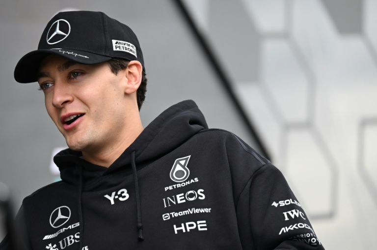 Le pilote de chez Mercedes George Russell en interview à la veille du GP F1 du Japon le 26 mars 2026 à Suzuka