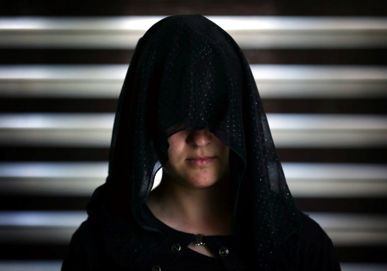 Une jeune Irakienne déplacée de la communauté Yazidi à Dohuk, dans le nord de l'Irak, le 20 mai 2015