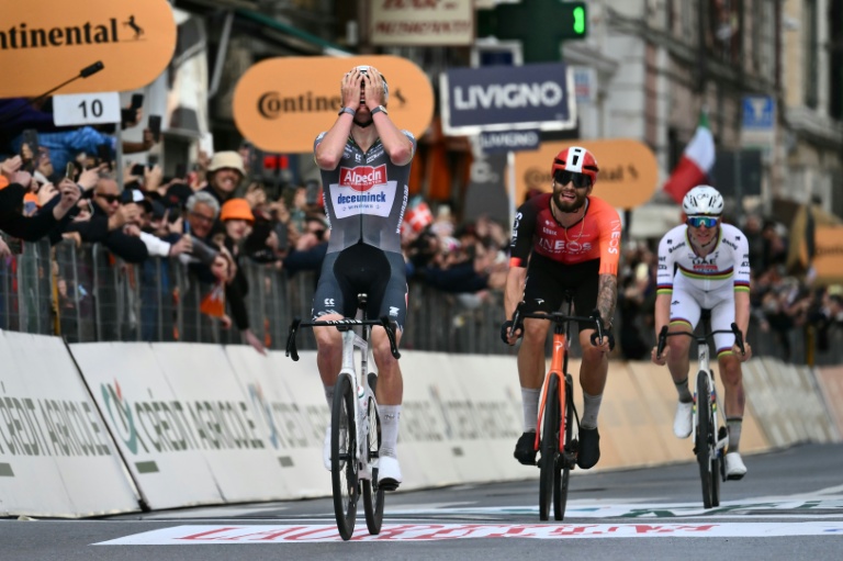 Mathieu Van Der Poel remporte Mila - Sanremo devant Filippo Ganna et Tadej Pogacar, le 22 mars 2025
