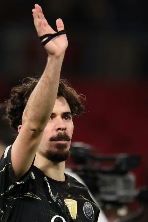 Le milieu de terrain portugais du PSG Vitinha a marqué, d'un subtil lob, le 3e but de son équipe face à Chelsea (5-2), mercredi au Parc des Princes en 8e de finale aller de la Ligue des Champions