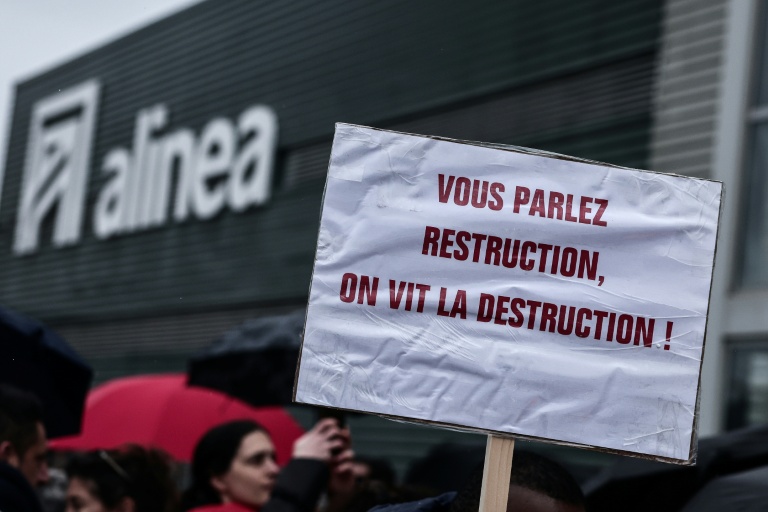 Manifestation de salariés d'Alinea à Aubagne, le 14 février 2026, dans les Bouches-du-Rhône