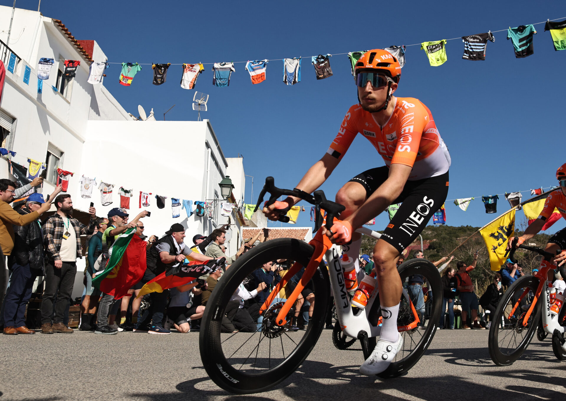 Les cyclistes français savent s'exporter. Dans un cyclisme professionnel toujours plus exigeant, les Français n'ont jamais été aussi nombreux à courir pour une équipe étrangère.