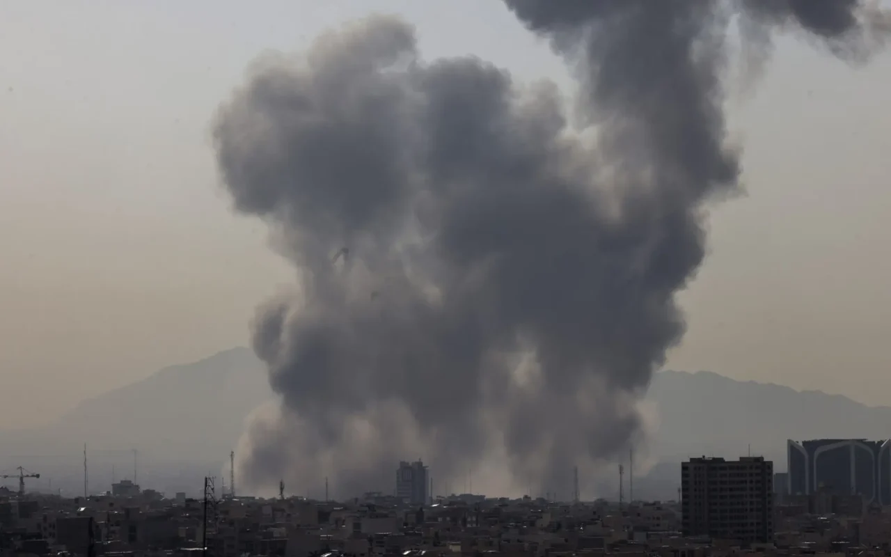 L'Iran attaque des bases des Etats-Unis après de nouvelles frappes américaines