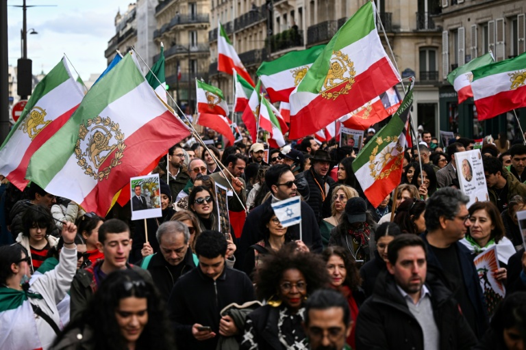 Manifestation d'opposants au régime iranien, à Paris le 1er mars 2026