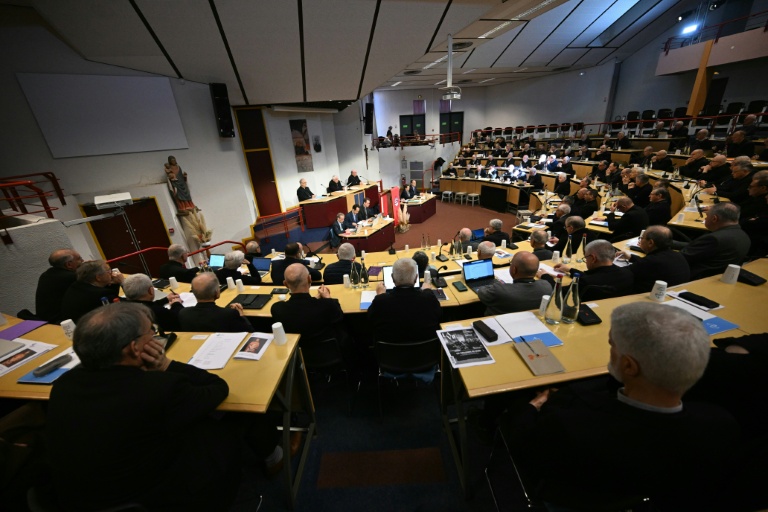 L’assemblée plénière des évêques de France à Lourdes, le 24 mars 2026, dans les Hautes-Pyrénées