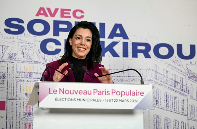 La candidate Insoumise à la mairie de Paris, Sophia Chikirou, fait une déclaration après les résultats du 1er tour des municipales, le 15 mars 2026 à Paris