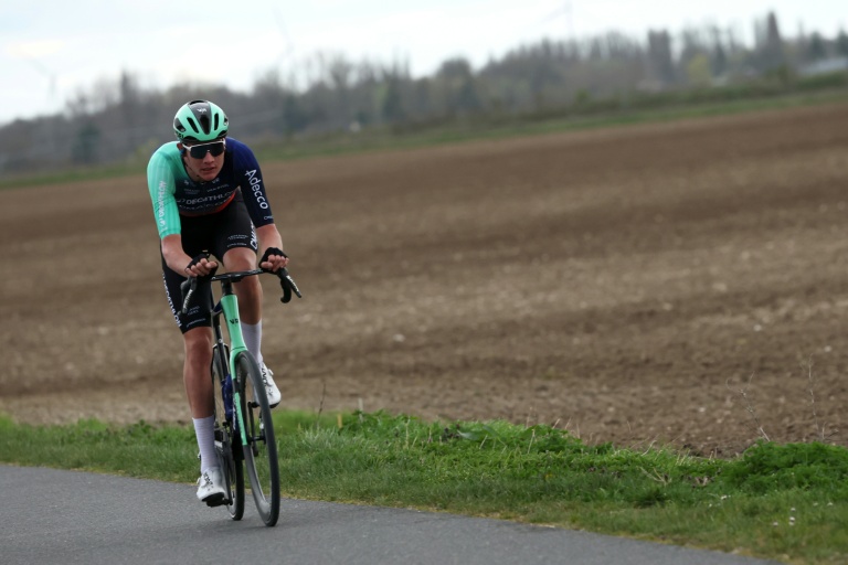 L'échappée solitaire du Néerlandais Daan Hoole à la fin de la 2e étape de Paris-Nice le 9 mars 2026 à quelques kilomètres de Montargis