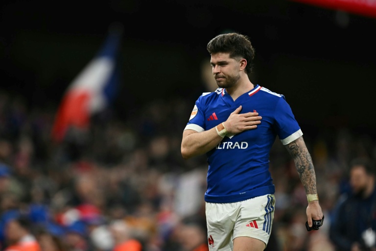 Le demi d'ouverture français Matthieu Jalibert après le match du Tournoi des six nations entre le pays de Galles et la France, à Cardiff, le 15 février 2026