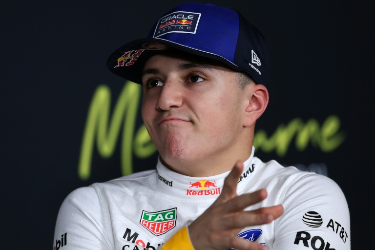 Isack Hadjar en conférence de presse après les qualifications du Grand Prix d'Australie, le 7 mars 2026 à Melbourne