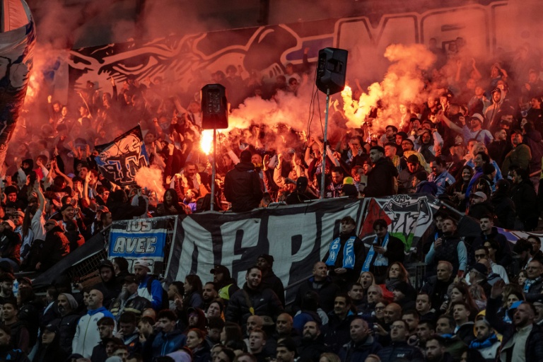 Les supporters de l'OM ont manifesté leur frustration en observant une grève des encouragements pendant la première mi-temps du match entre leur équipe et Auxerre, vendredi au Stade Vélodrome