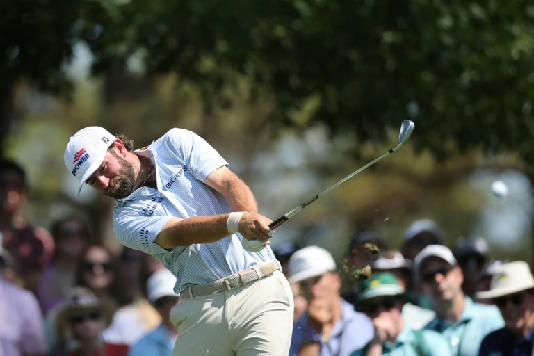 Cameron Young au départ du trou 4 lors du troisième tour du Masters à Augusta, le 11 avril 2026