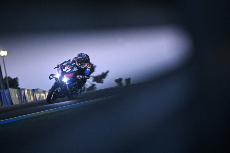 La BMW N.37 pilotée par l'Allemand Markus Reiterberger lors des 24 Heures du Mans, le 19 avril 2026