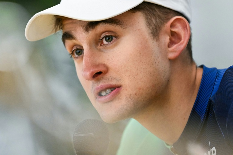 Le prodige français Paul Seixas, 19 ans, après sa victoire dans la Flèche wallonne, le 22 avril 2026 à Huy (Belgique)